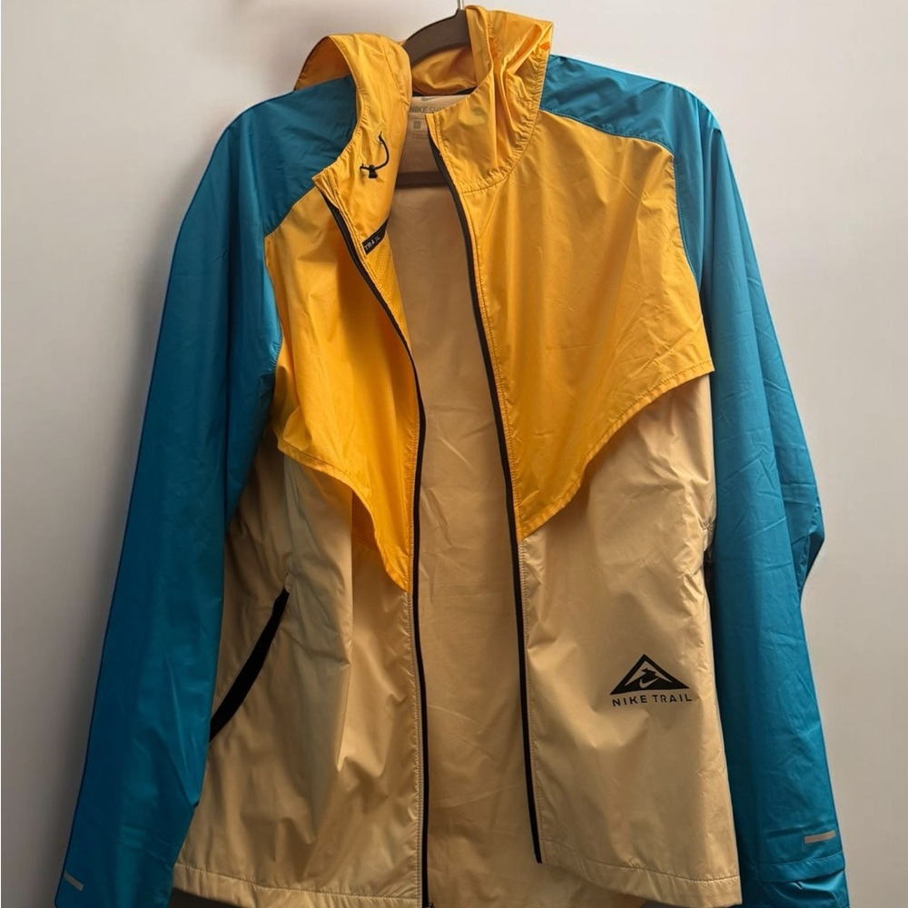 Nike Trail Blue and Yellow Windbreaker